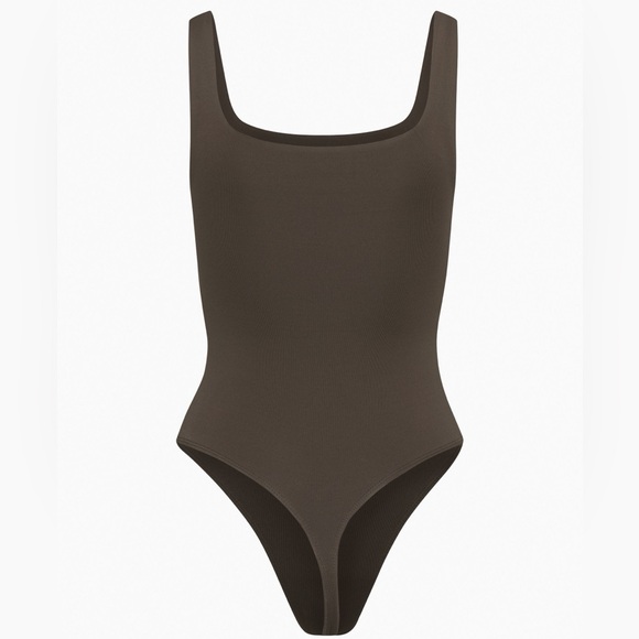 Aritzia Babaton Contour Tank Bodysuit- NWOT - Picture 2 of 2